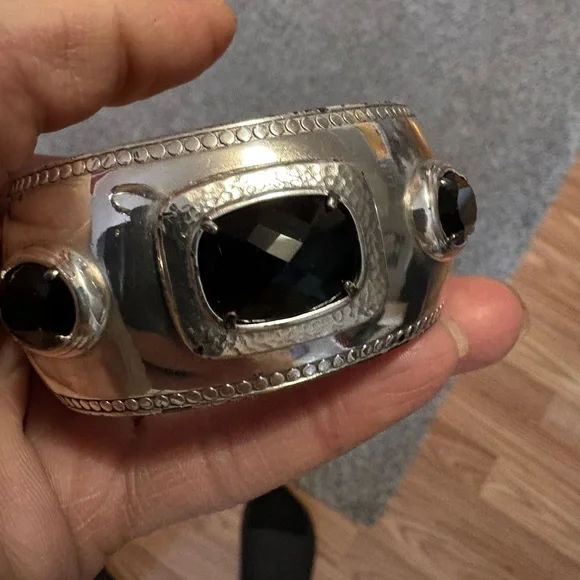 BRIGHTON LARGE BLACK STONE BANGLE SIZE 6.5 - 7 BRACELET